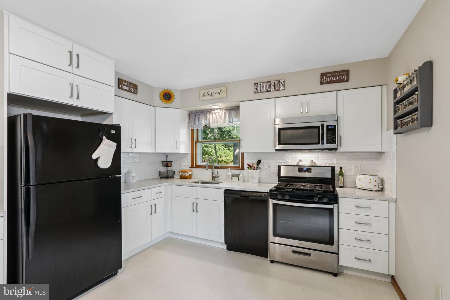 129 Townsend Rd Property Photo 4