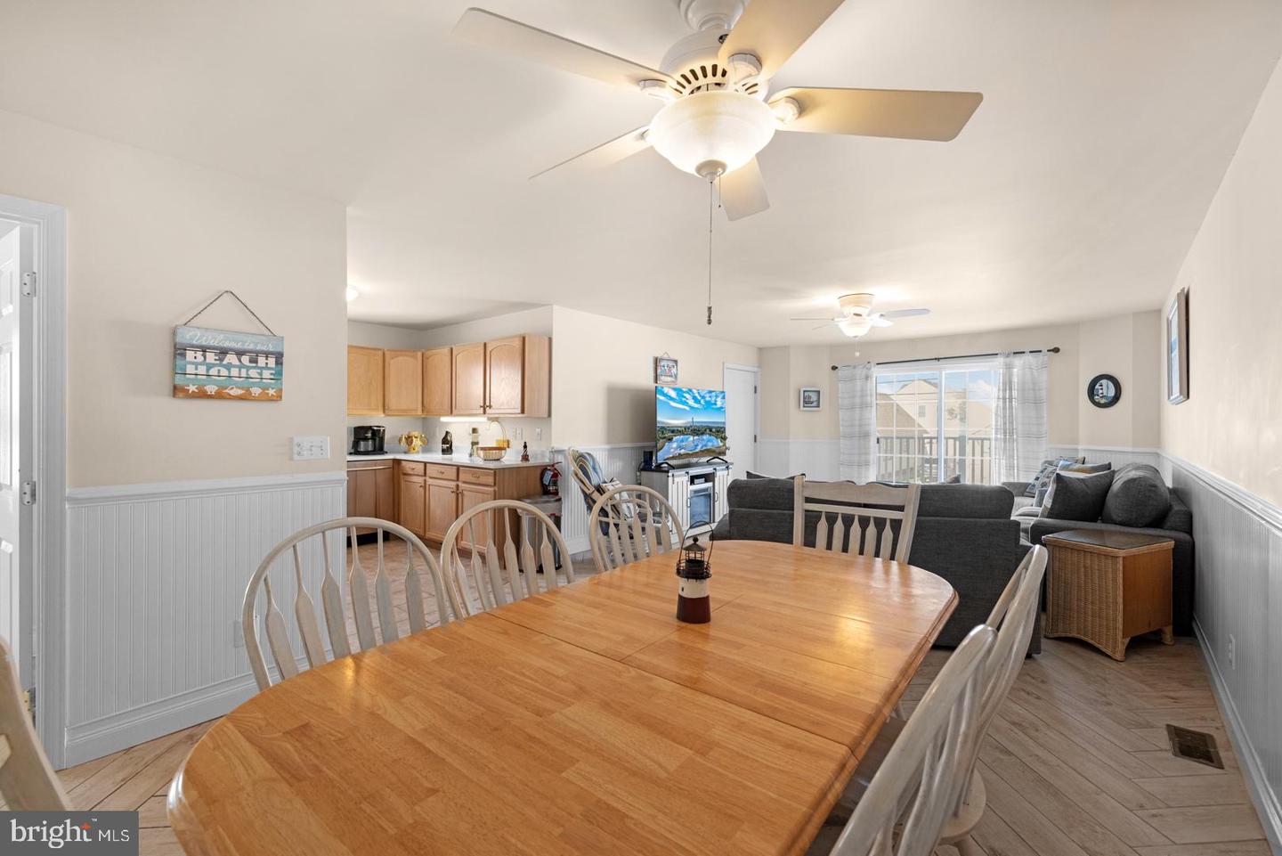 324 23rd Ave E #a Property Photo 10