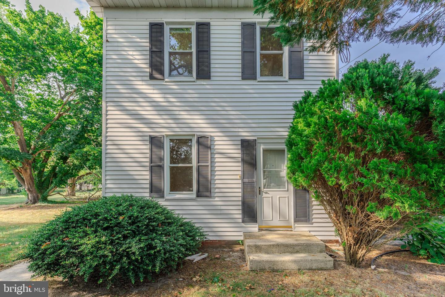 1474 Burleigh Ave Property Photo 1