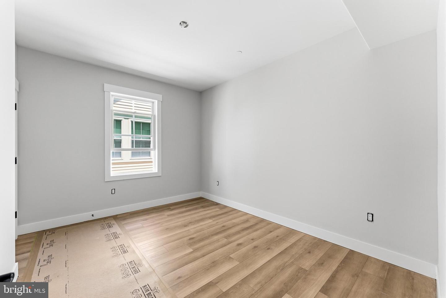 4411 Landis Ave #201 Property Photo 10