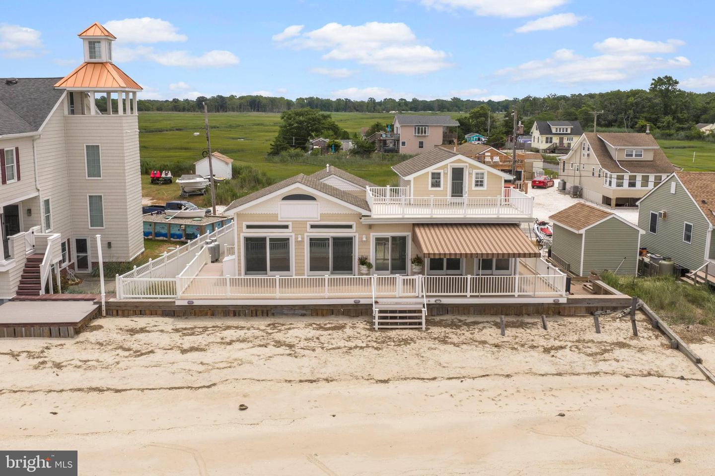119 Beach Ave Property Photo 1