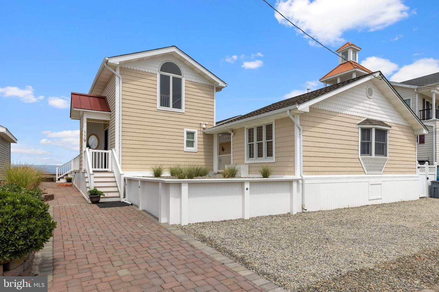 119 Beach Ave Property Photo 4