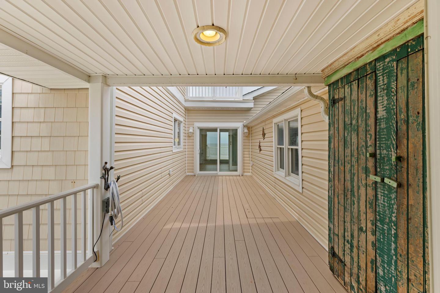 119 Beach Ave Property Photo 8