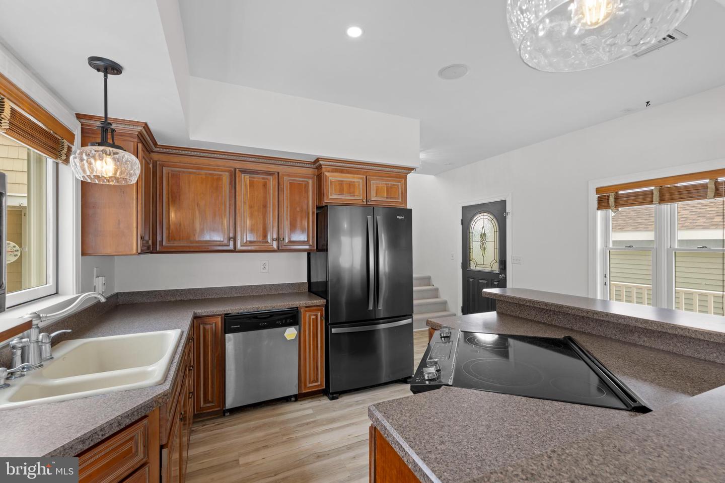 119 Beach Ave Property Photo 16