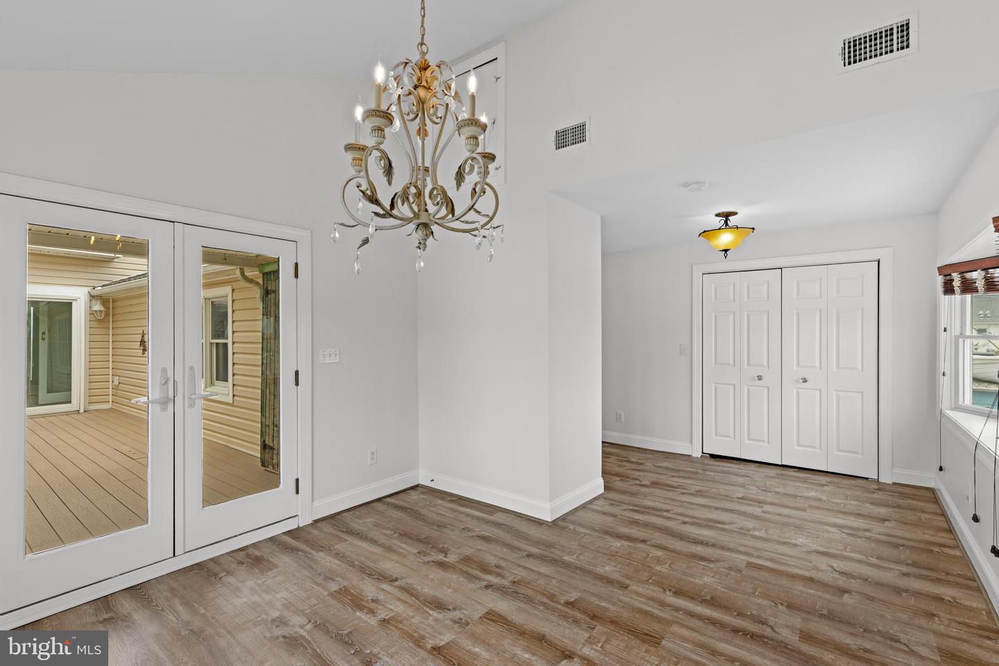 119 Beach Ave Property Photo 22