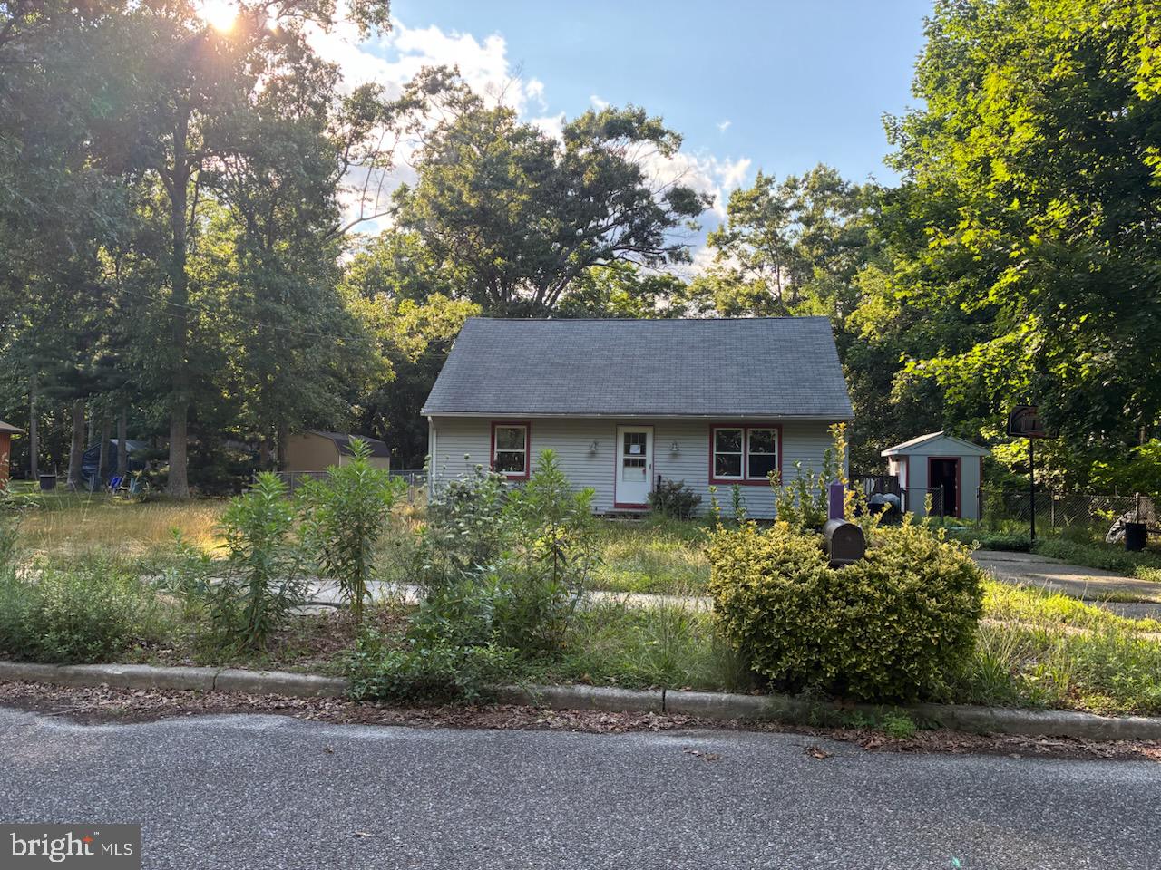 612 ISAACS AVE