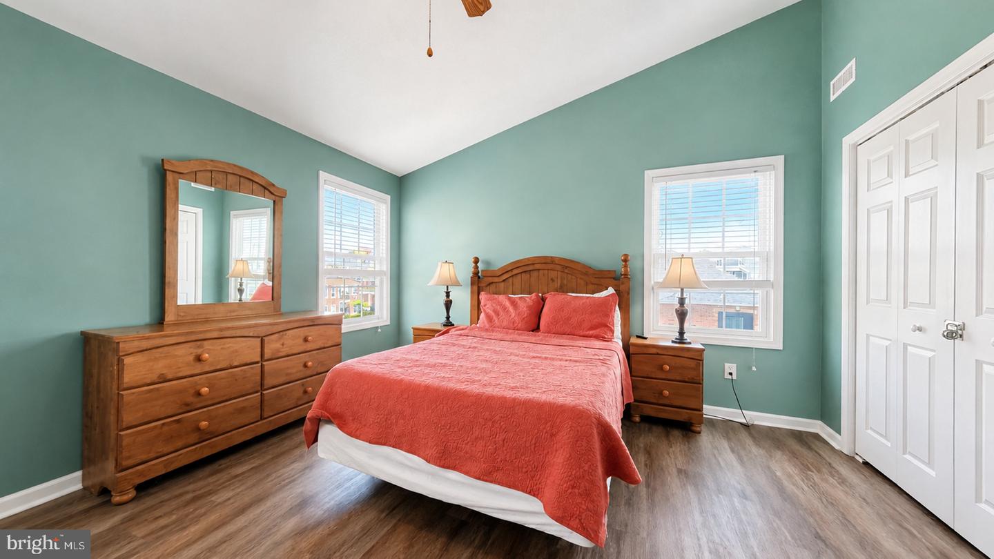 223 E Roberts Ave #b Property Photo 34