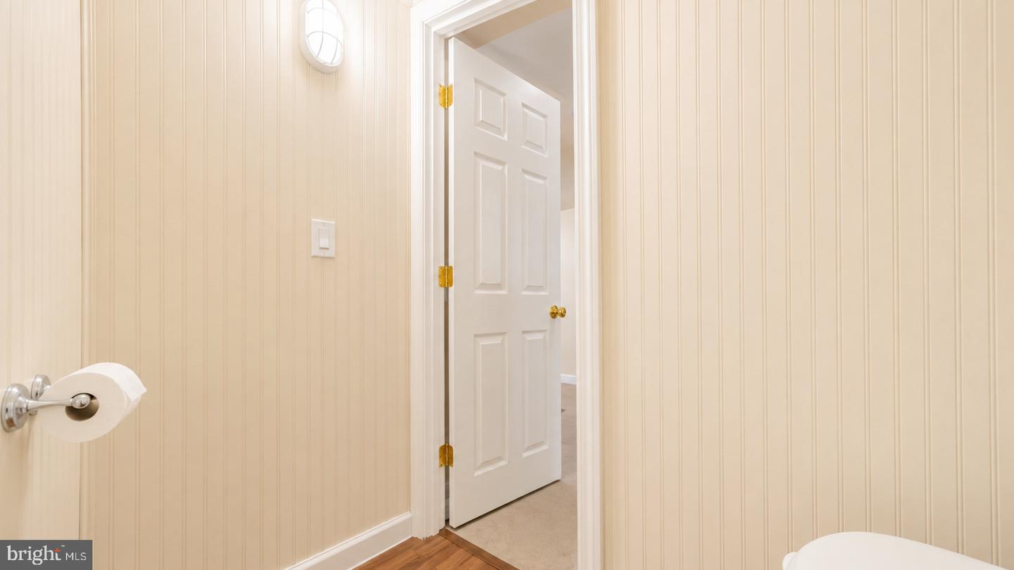 223 E Roberts Ave #b Property Photo 41