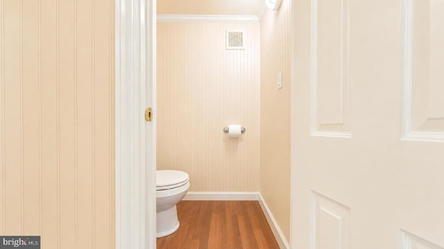 223 E Roberts Ave #b Property Photo 42