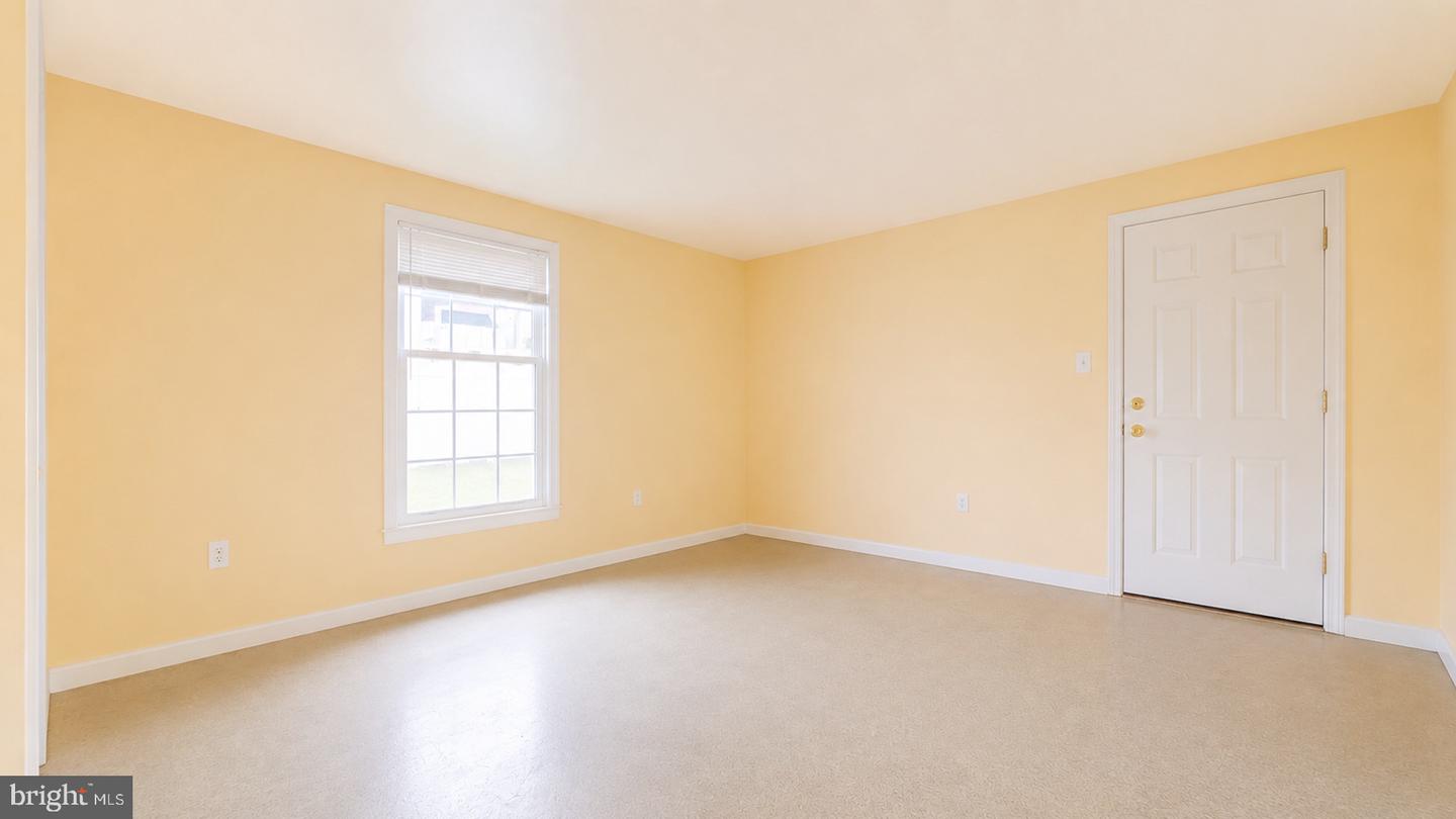 223 E Roberts Ave #b Property Photo 48