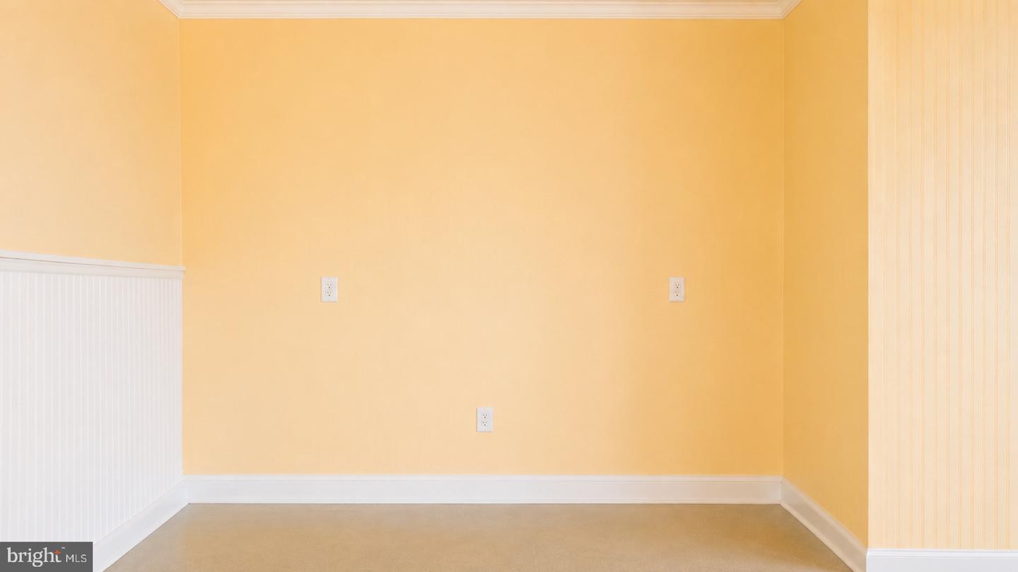 223 E Roberts Ave #b Property Photo 50