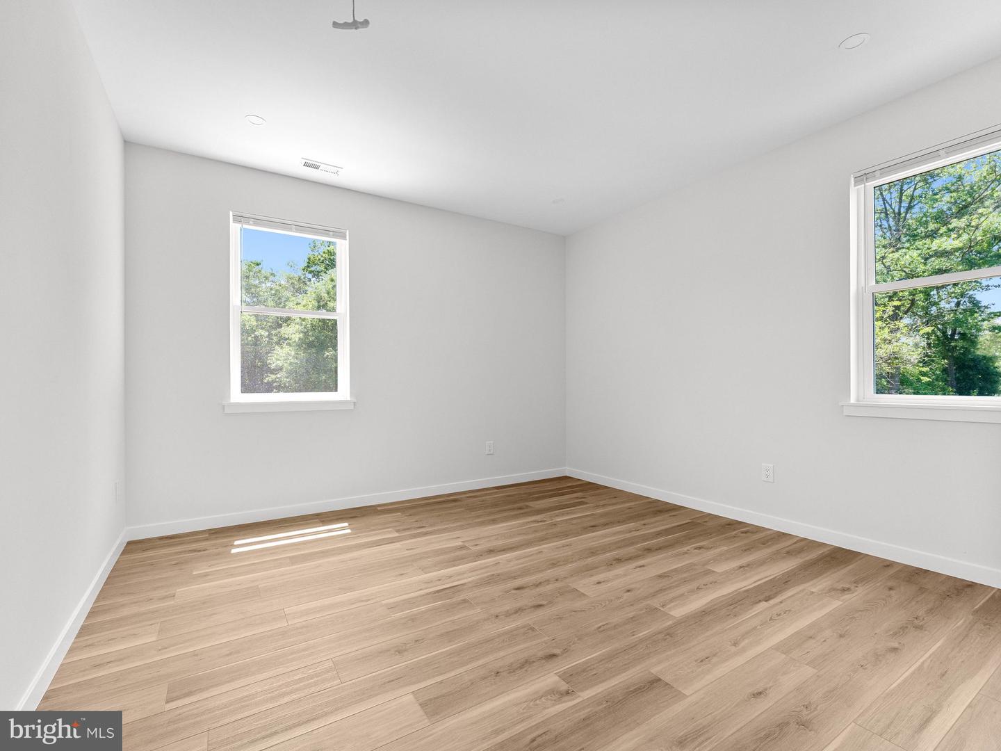 140 Kentucky Ave Property Photo 32