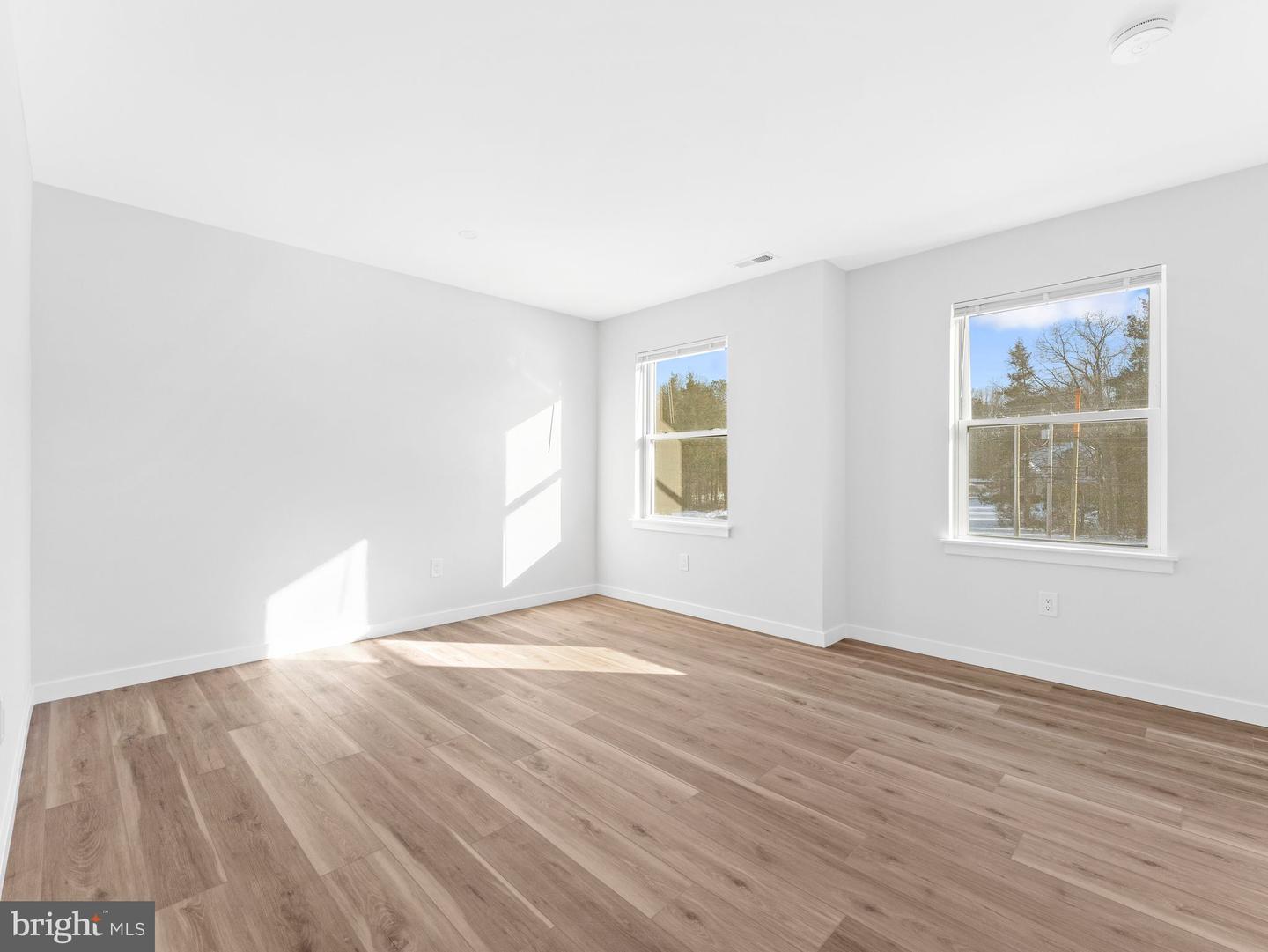 203 Bates Ave E Property Photo 58