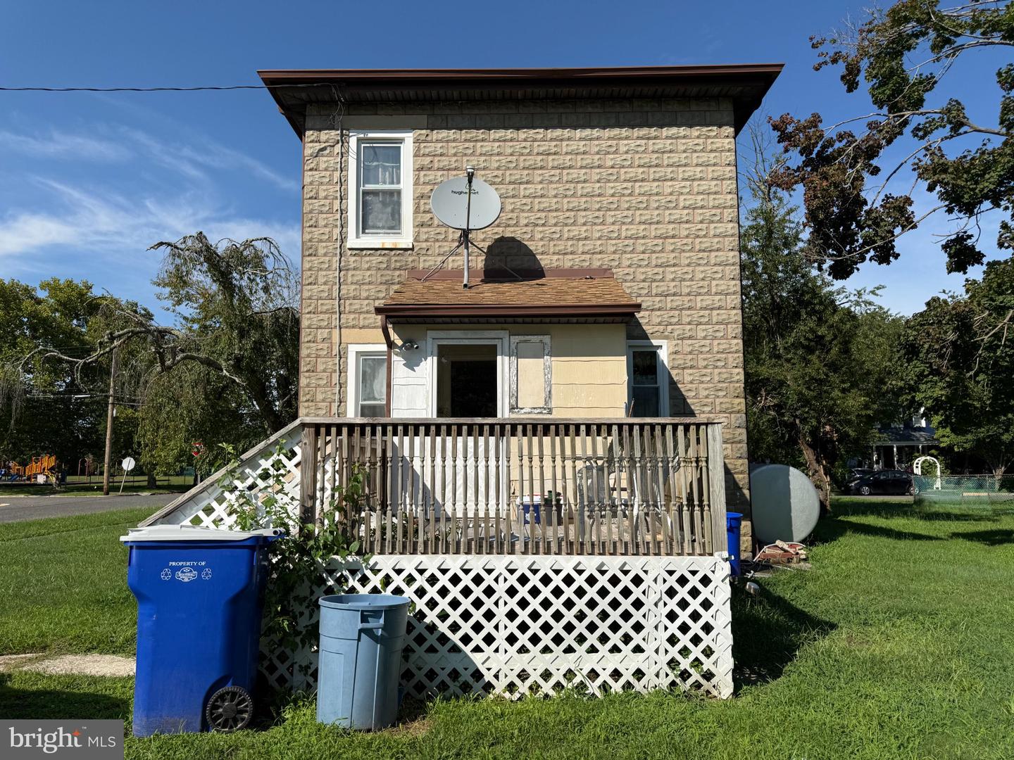 901 Franklin St Property Photo 3