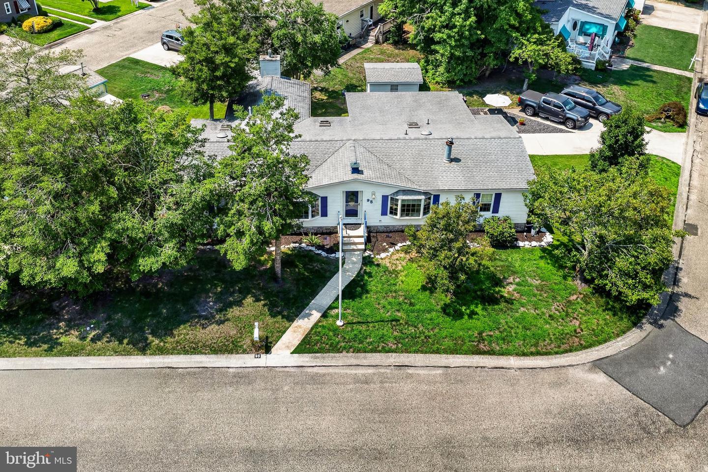 95 Breakwater Property Photo 5