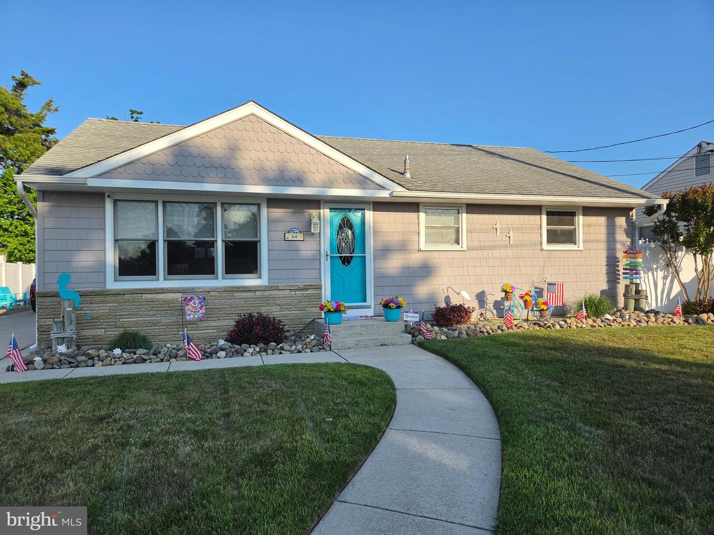 406 Adriatic Ave N Property Photo 1