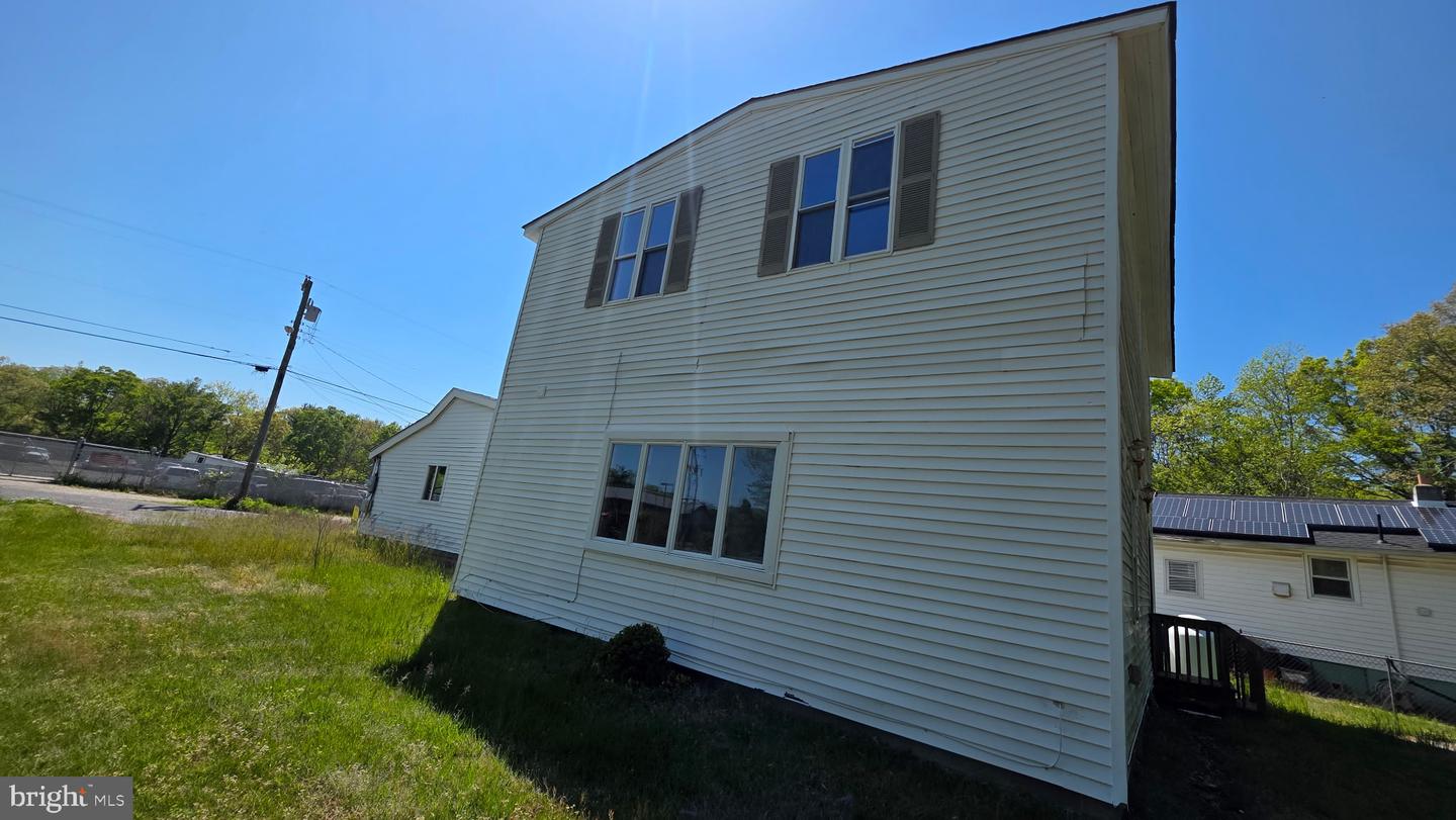 14 Gibson Ave Property Photo 4