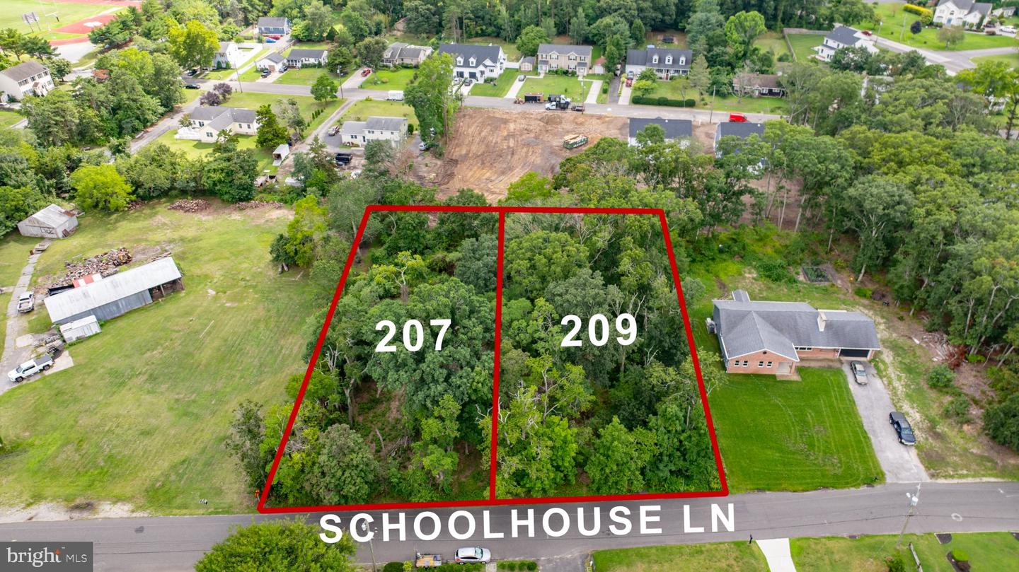 207 SCHOOLHOUSE LN Property Photo 1