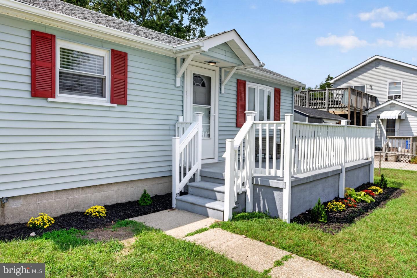 1711 Lake Dr Property Photo 4