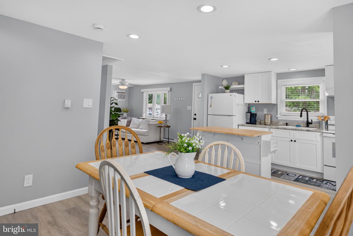 1711 Lake Dr Property Photo 16