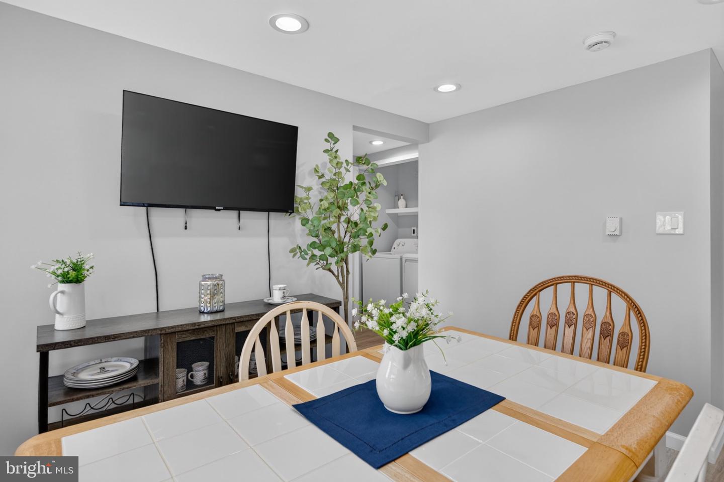 1711 Lake Dr Property Photo 17