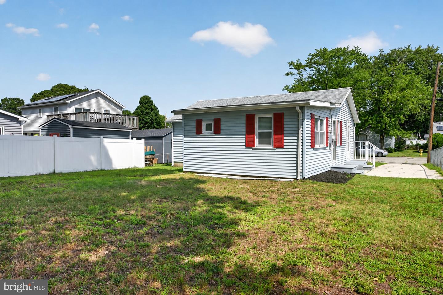 1711 Lake Dr Property Photo 26