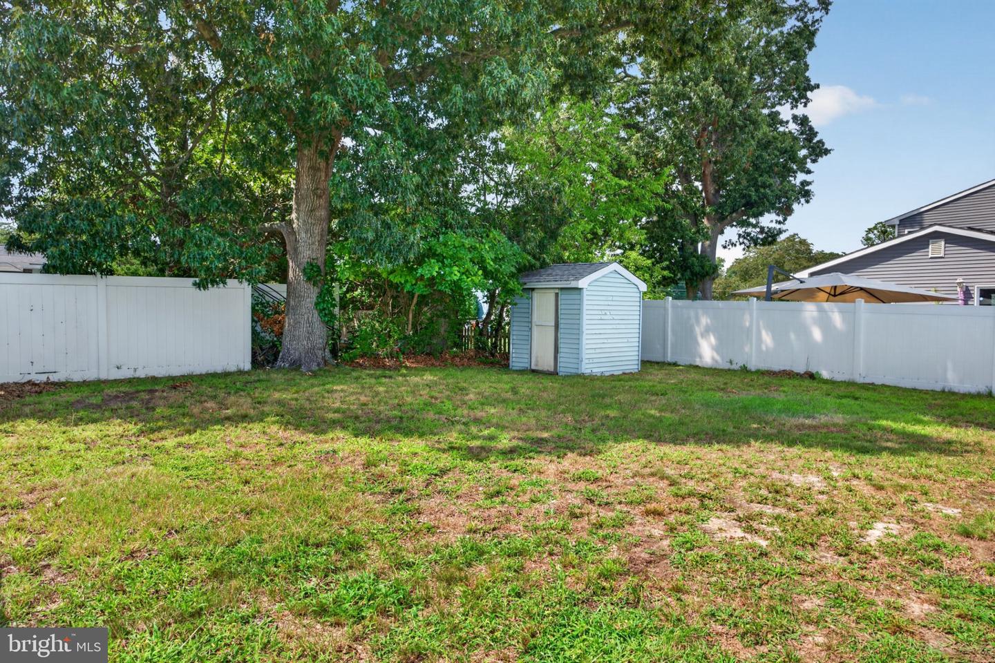 1711 Lake Dr Property Photo 28