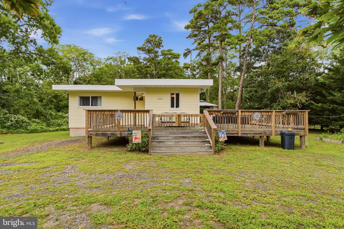 124 ACADEMY LN