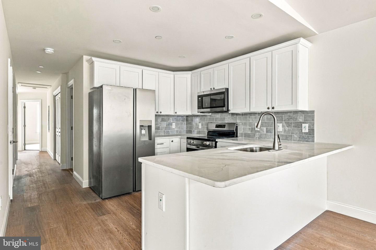 121 E Maple Ave #4 Property Photo 19