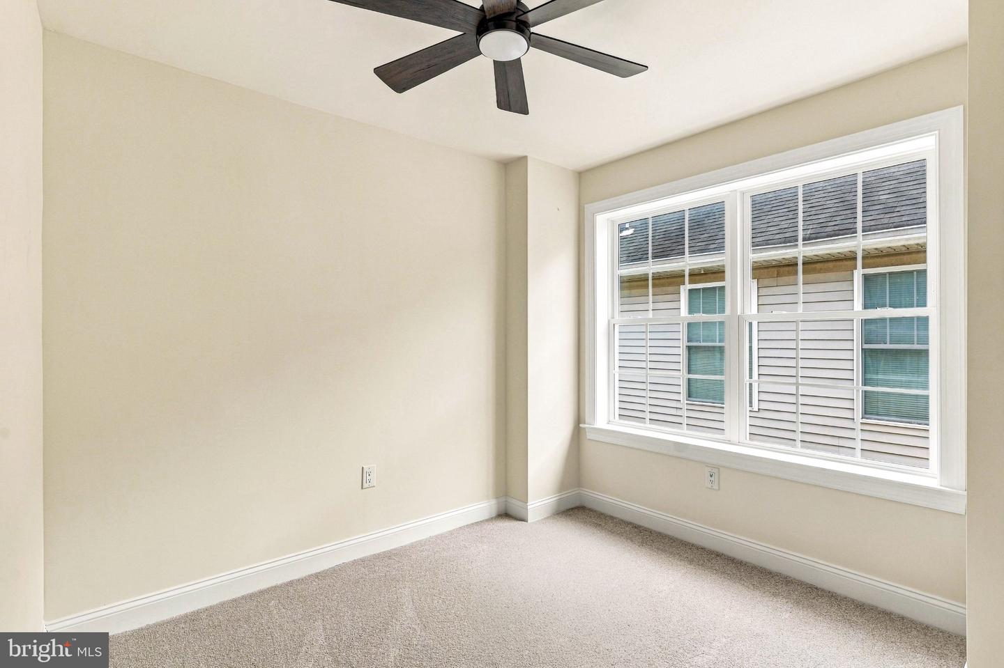 121 E Maple Ave #4 Property Photo 37