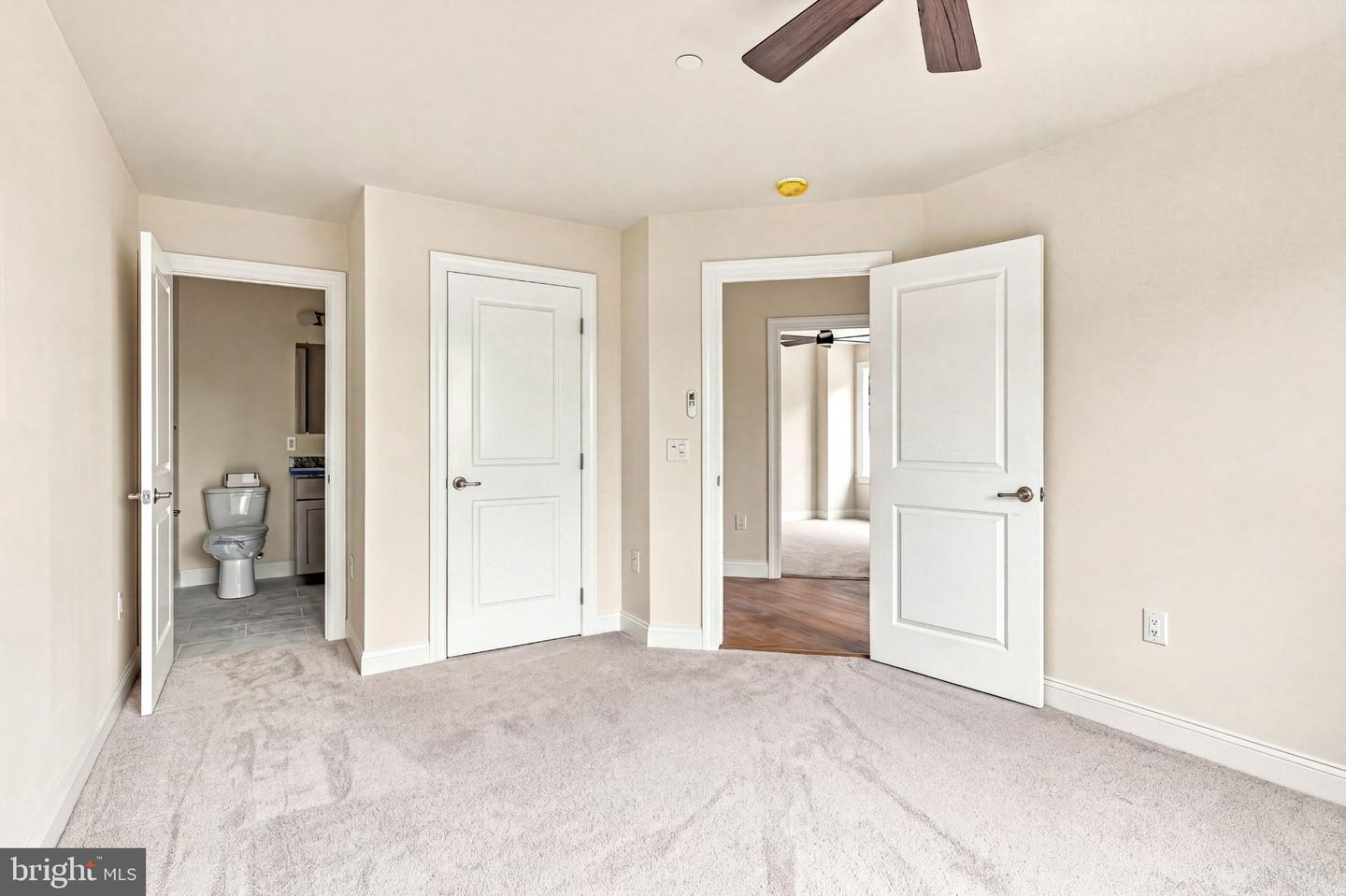 121 E Maple Ave #4 Property Photo 42
