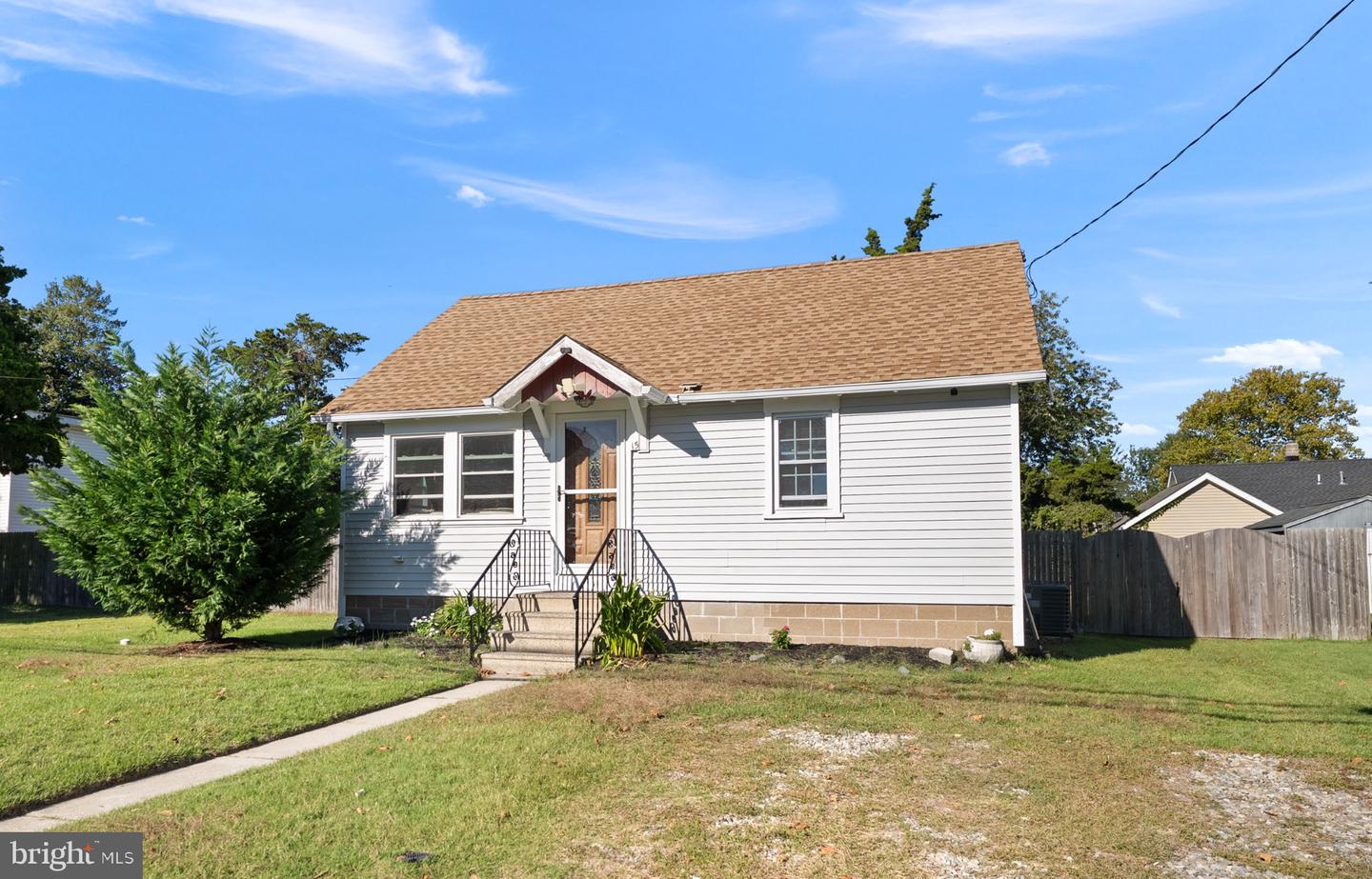 15 E GREENWOOD AVE Property Photo 1