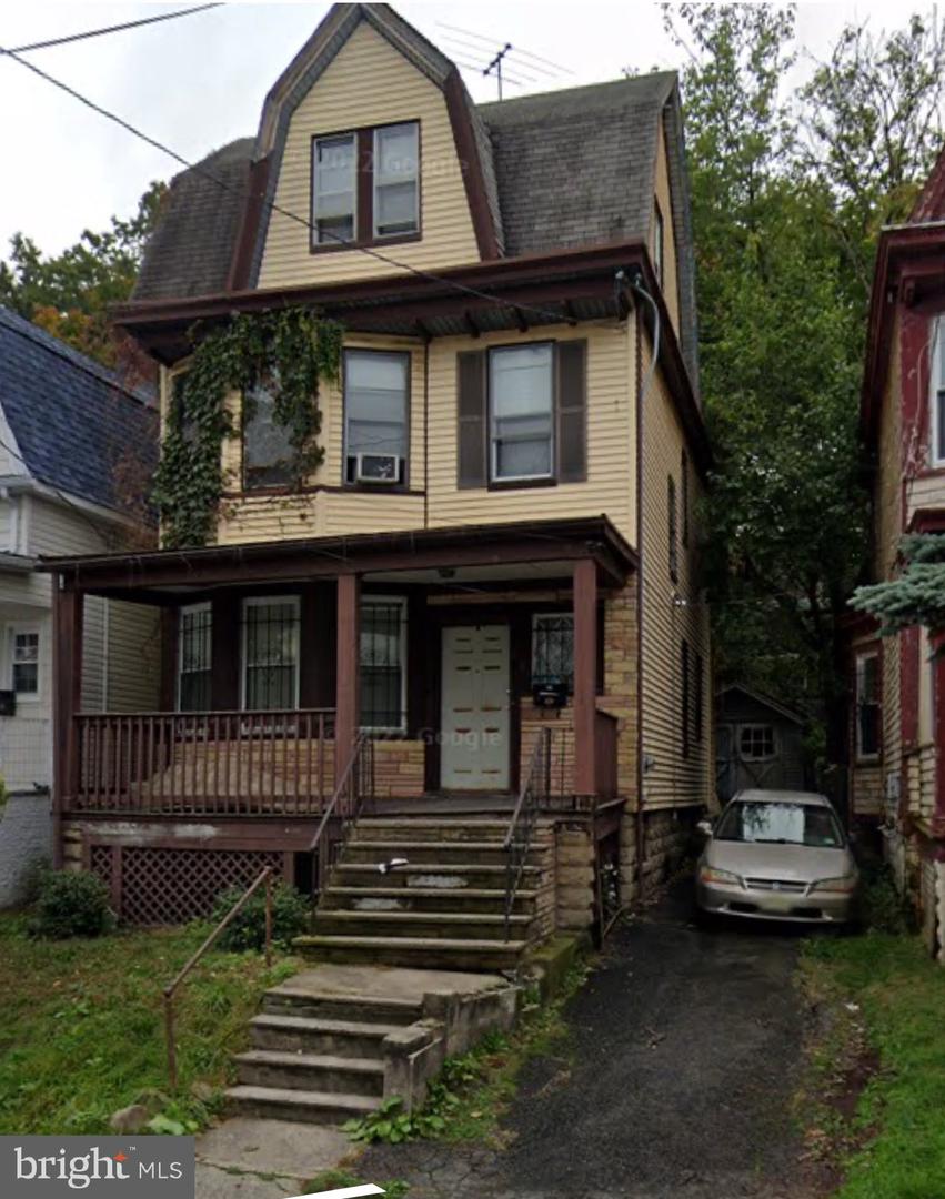 132 Maple Ave Property Photo 1