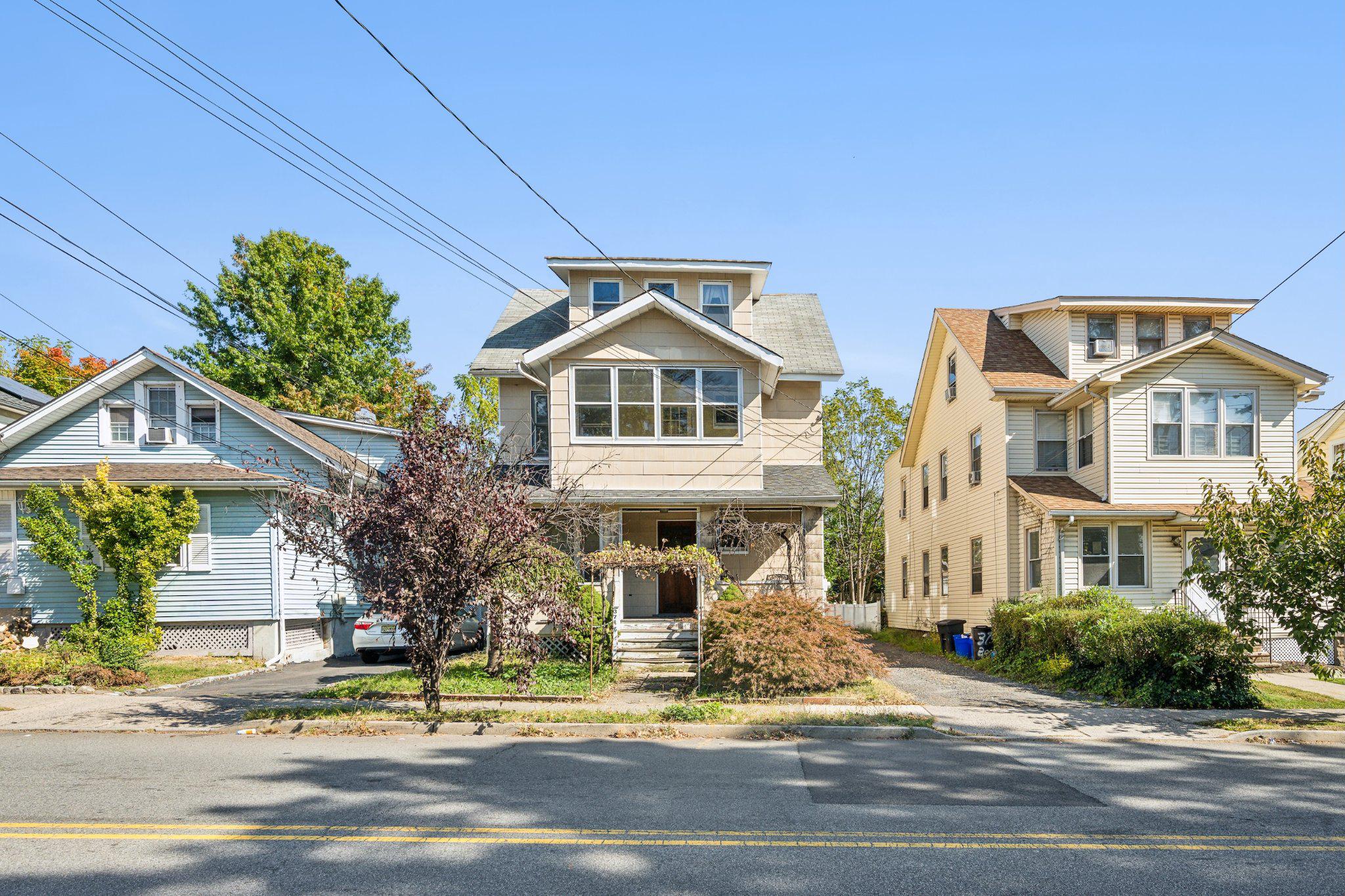 374 BOYDEN AVE