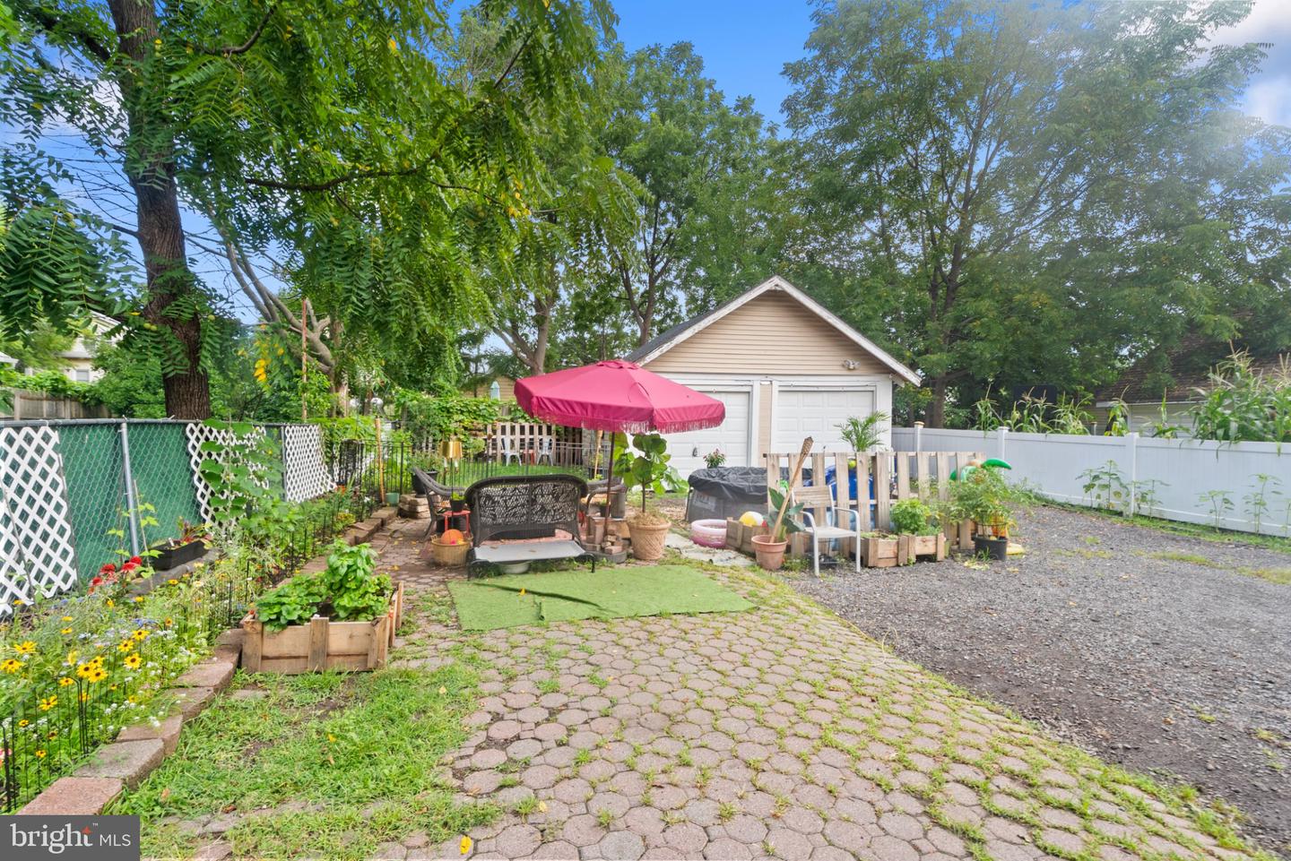 374 Boyden Ave Property Photo 35