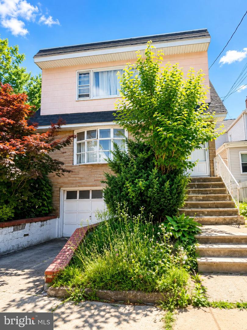 52 Valley St Property Photo 4