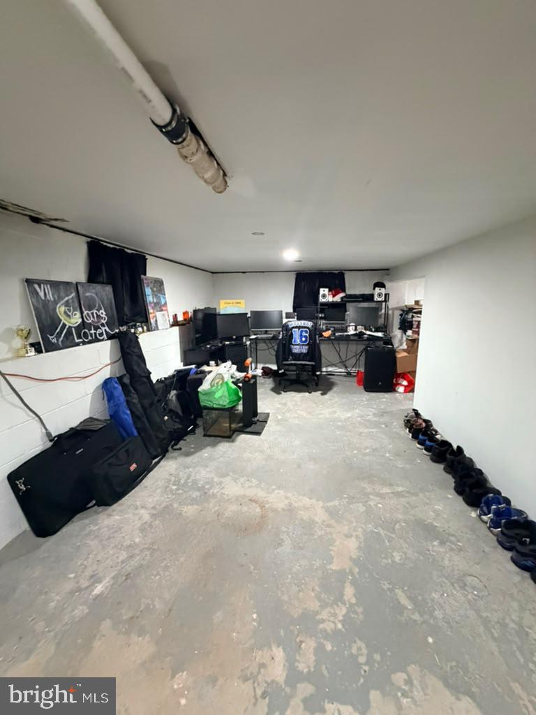 52 Valley St Property Photo 25
