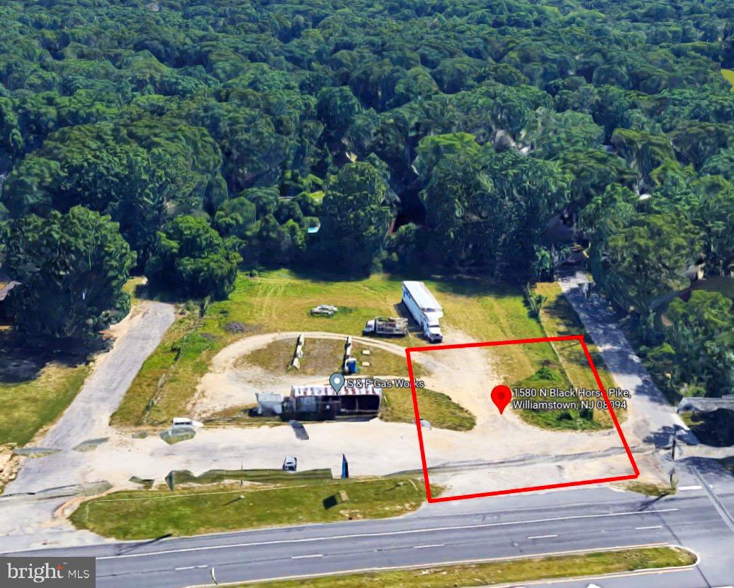 1580 N Black Horse Pk Property Photo 3