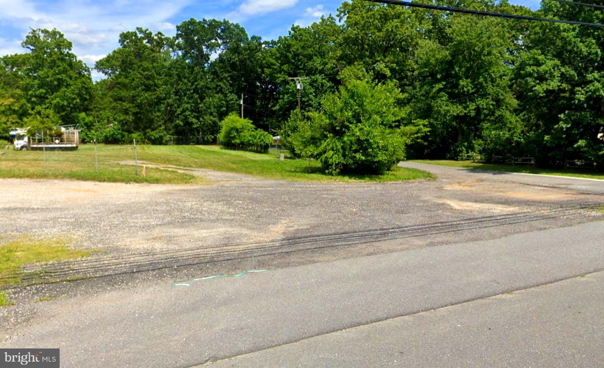 1580 N Black Horse Pk Property Photo 4
