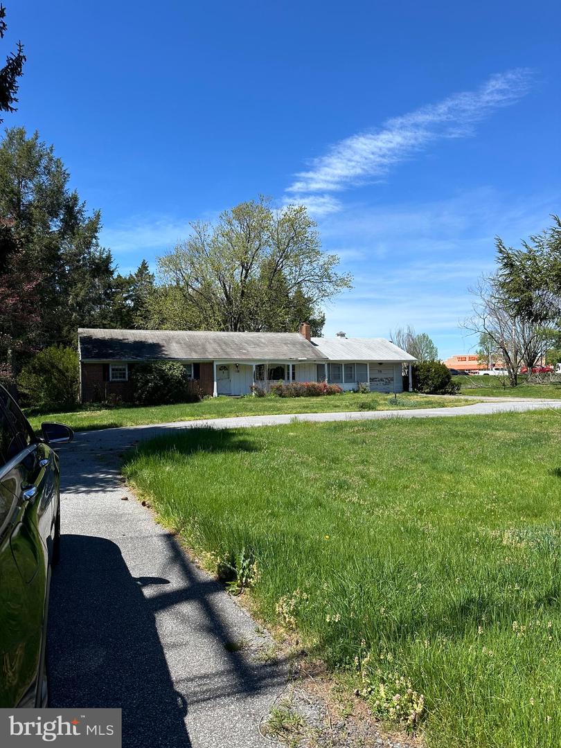 73 Berlin Cross Keys Rd Property Photo 1
