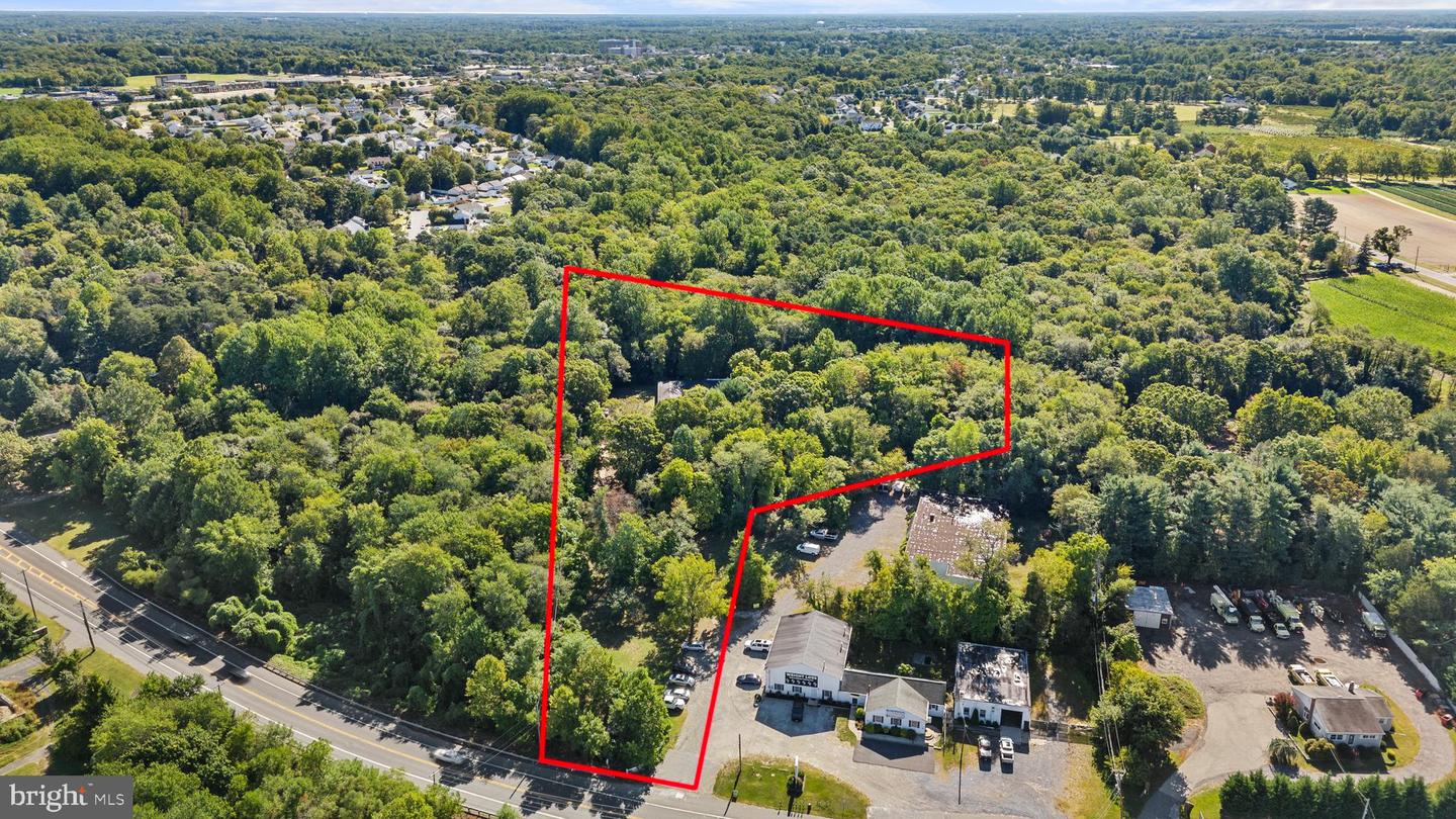 458 Greentree Rd Property Photo