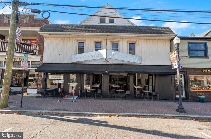 28 S Broadway Property Photo