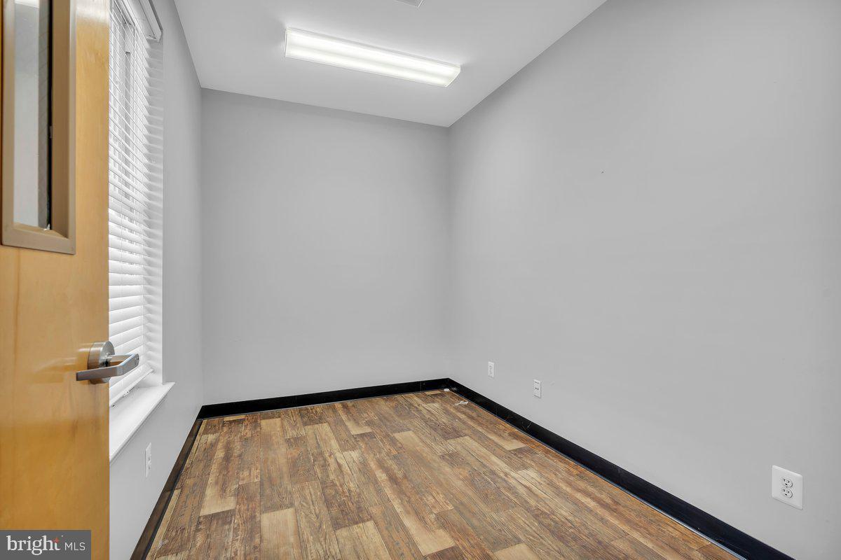 300 Guest Ave Property Photo 28