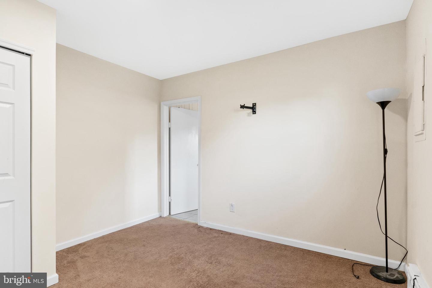 867 Cooper St Property Photo 3