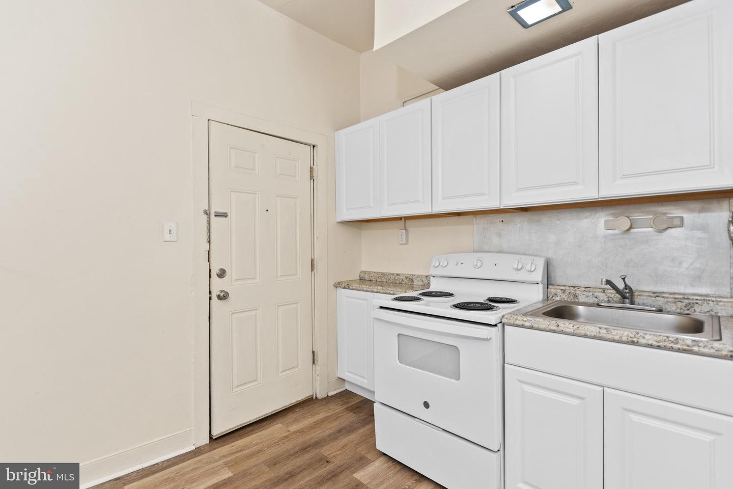 867 Cooper St Property Photo 29