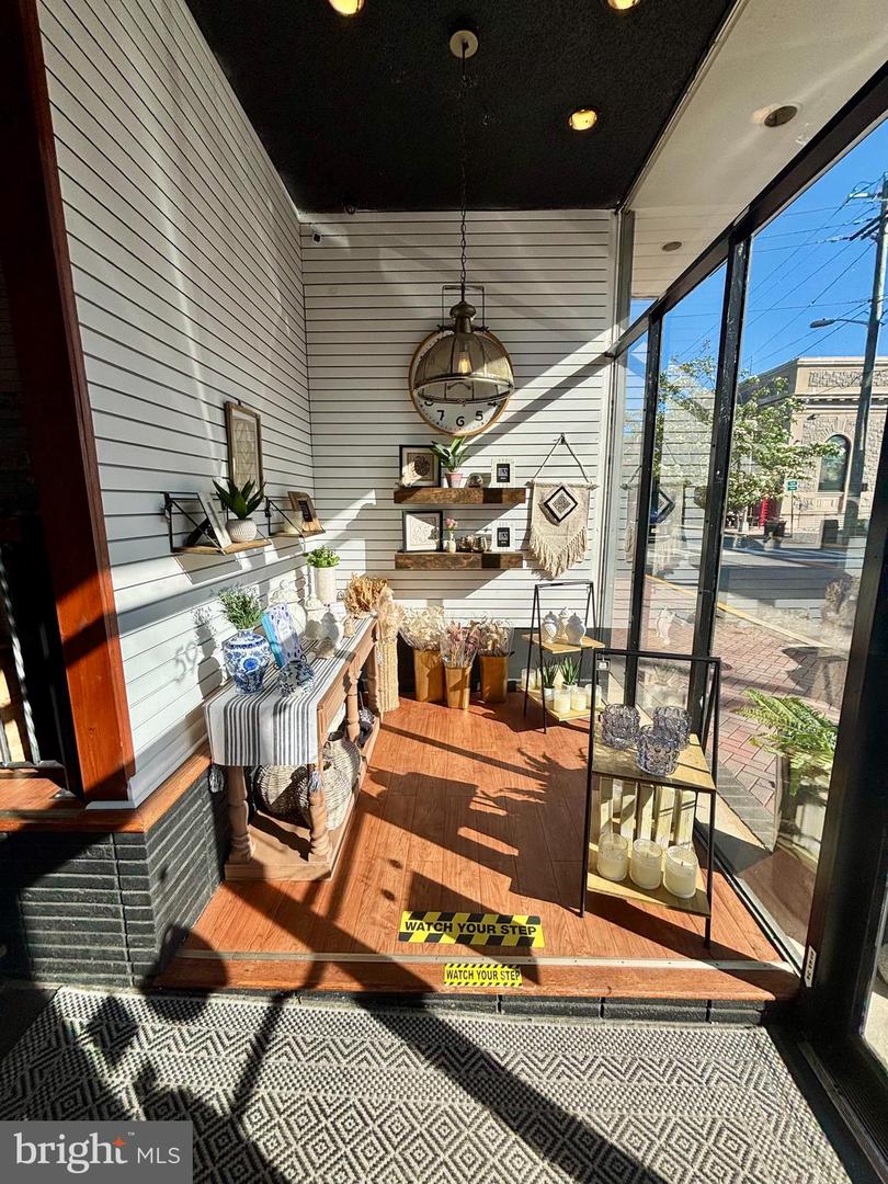 59 S Broadway Property Photo 4