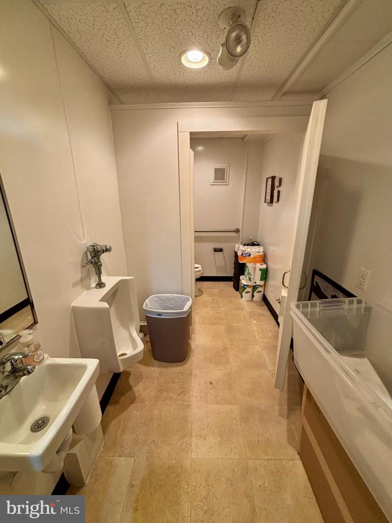 59 S Broadway Property Photo 13