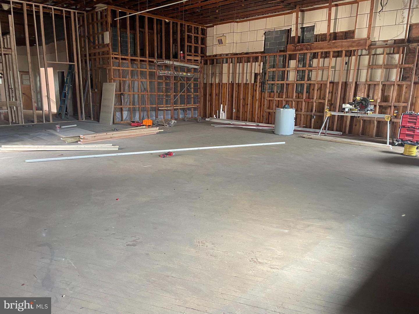 201 Broadway Property Photo 4