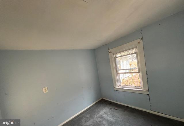 198 West Ave Property Photo 6