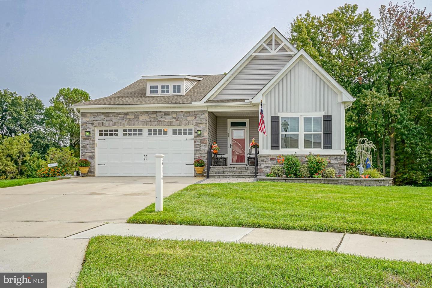 614 Van Buren Ct Property Photo 1